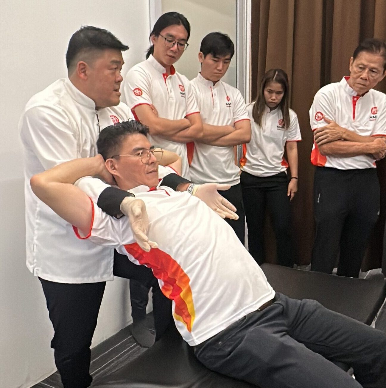 御医阁中医诊所 Yu Yi Ge TCM Clinic Setia Tropika Tabib YYG(推拿整骨正骨拔罐针灸 BONE ALIGNMENT) 1 e5bea1e58cbbe99881e4b8ade58cbbe8af8ae68980 yu yi ge tcm clinic setia tropika tabib yygefbc88e68ea8e68bbfe695b4e9aaa8e6ada3e9aaa8e68b94e7bd90e99288