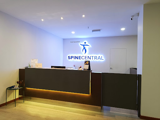 Chiropractor Kaylee (Perinatal Webster Certified)